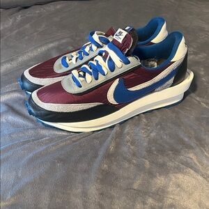 Nike Men's Burgundy and Blue Sneakers